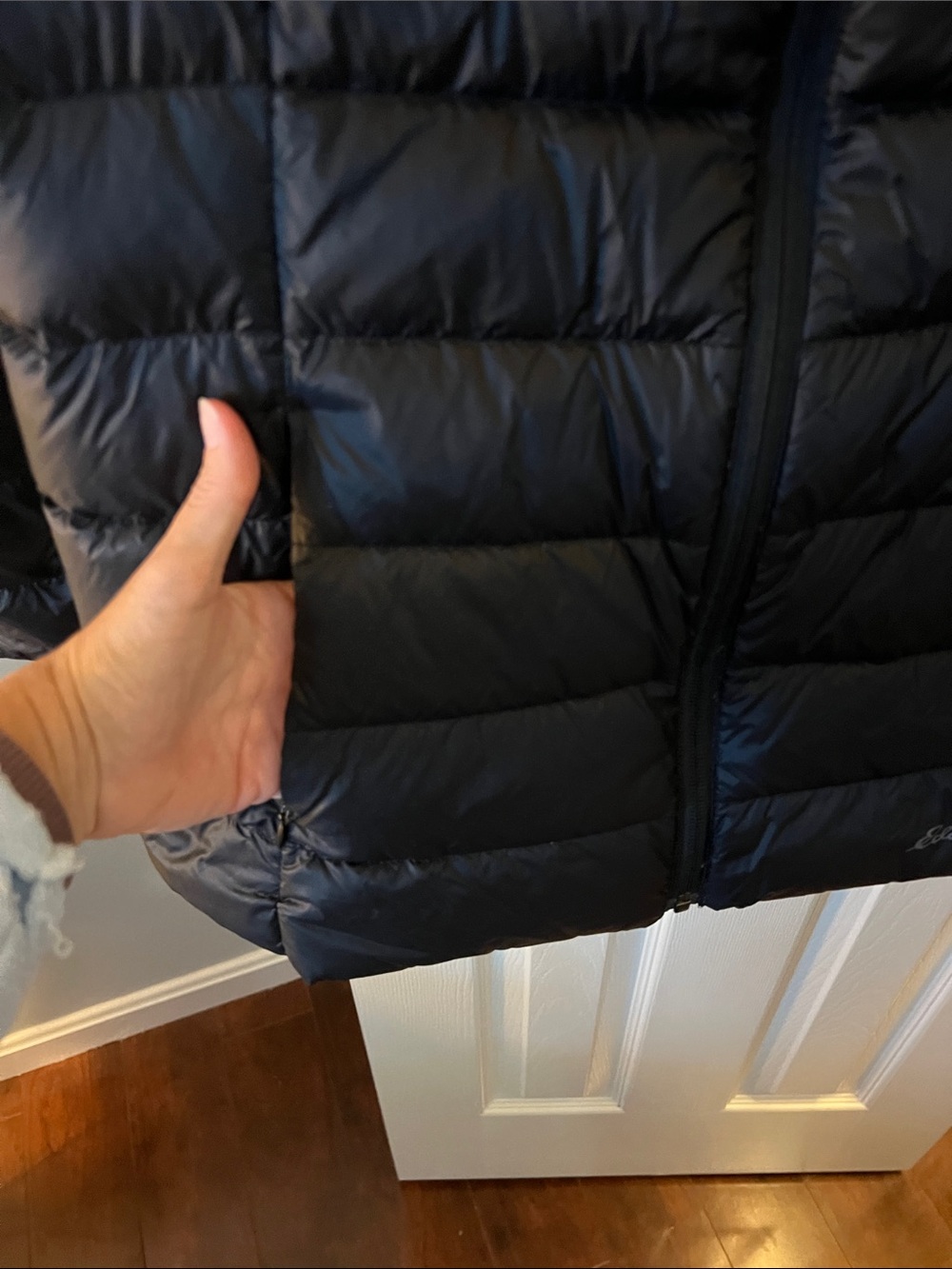 Eddie Bauer Women’s CirrusLite Black Quilted Puffer Jacket; Size Large - Picture 3 of 8